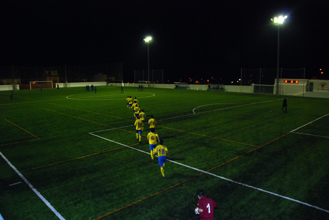 2011-Primer partit camp de futbol amb gespa