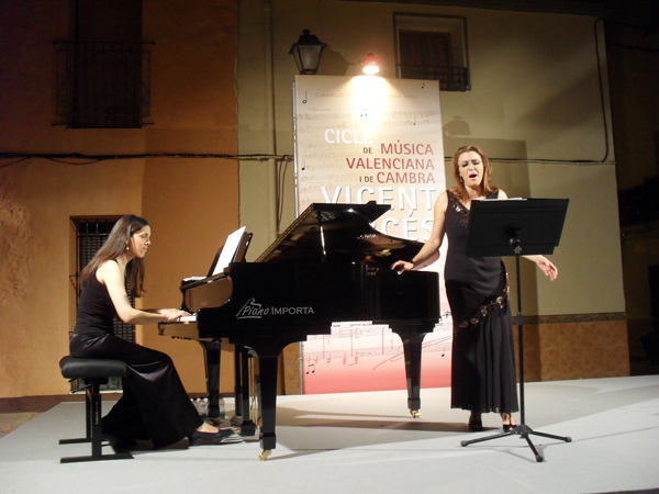 2011 Recital Amparo Navarro