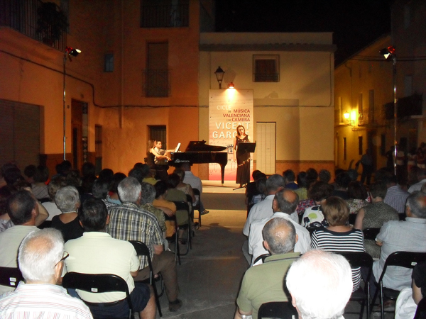 2011 Recital Amparo Navarro