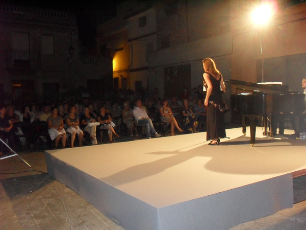 2011 Recital Amparo Navarro